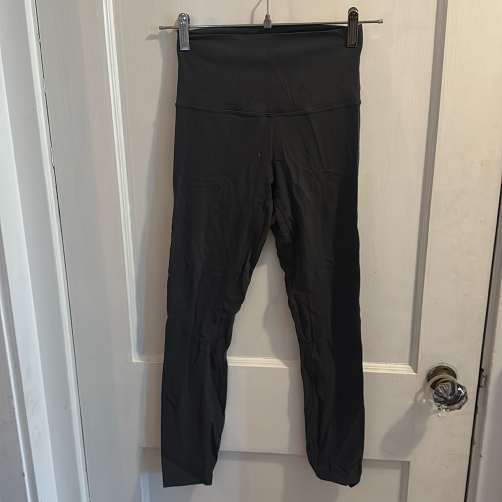 Lululemon gray cropped leggings